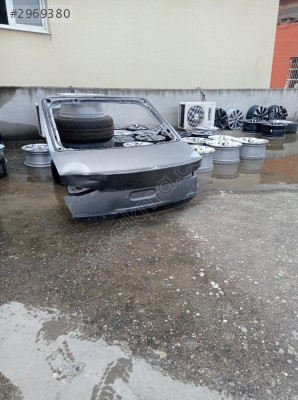 Skoda octavia bagaj kapağı orjinal çıkma