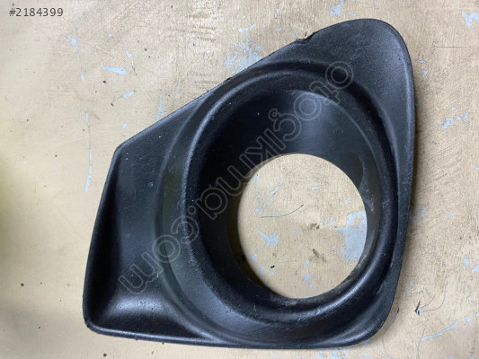 ÇIKMA TOYOTA COROLLA SİS LAMBA ÇERÇEVESİ 8148112180