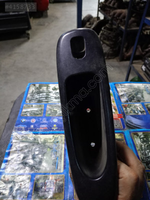 Alfa Romeo 156 Sağ cam düğmesi ve  kapı içden asılma plastiği