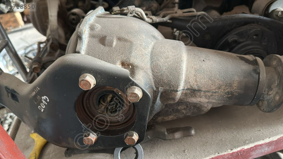 Mitsubishi L200 2012-2015 çıkma ön defransiyel orjinal vakumsuz