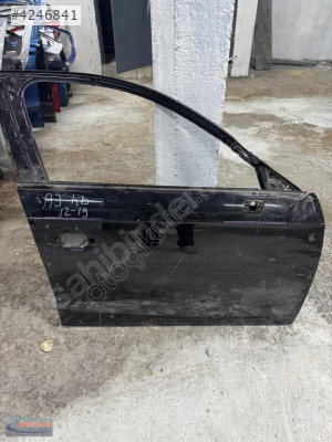 AUDİ A3 HB SAĞ ÖN KAPI ORİJİNAL ÇIKMA 2012-2019