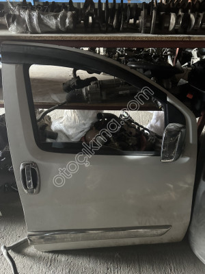 Fiorino sağ ön Kapı hatasız beyaz