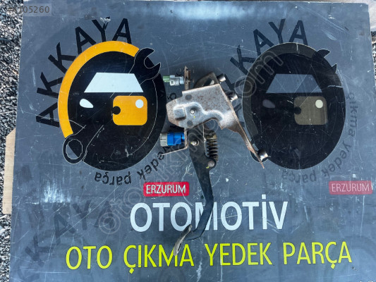 Clio 4 Debriyaj Pedalı Çıkma Orjinal