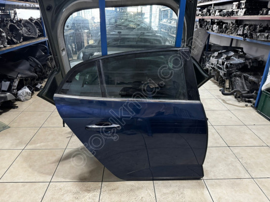RENAULT MEGANE 4 SAĞ ARKA KAPI