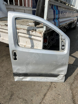 Fiat fıorıno Çıkma sağ  ön kapı