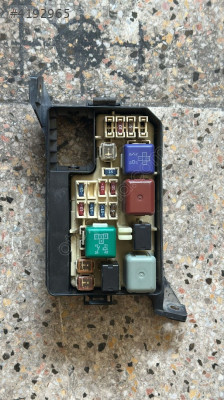 1999-2001 TOYOTA COROLLA 1.6 SİGORTA TABLASI ORJ ÇIKMA