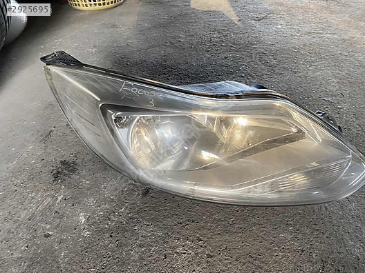 Ford Focus 3 sağ ön far EMR OTOMATİV