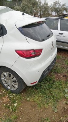 Renault Clio4 sol arka çamurluk hatasız orijinal