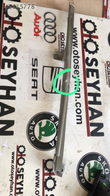 3454-830R Toyota Yarıs 2015 arka sağ kapı cam kızağı