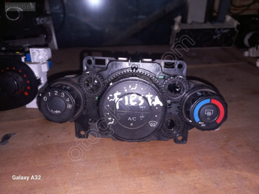 FORD FİESTA KLİMA KONTROL PANELİ KONUK OTO 05323167897