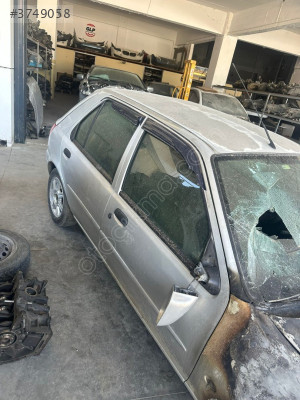 FORD FİESTA 2001 SAĞ ÖN KAPI HATASIZ DOLU ORJİNAL ÇIKMA