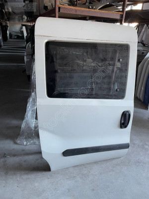 FİAT DOBLO D4 SAĞ ARKA KAPI BOŞ ORJİNAL ÇIKMA