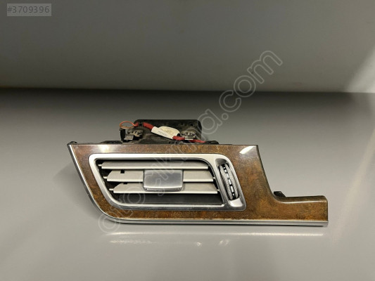 W212 E SERİSİ KALORİFER IZGARASI ORJİNAL