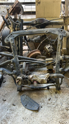 DACİA DOKKER ÇIKMA ORJİNAL MOTOR TRAVERSİ YEDEK PARÇALARI