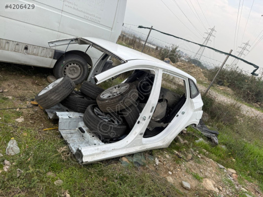 HYUNDAİ İ20 ÇIKMA  ORJİNAL KASA KUPA