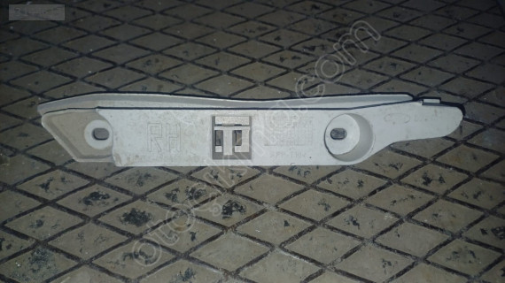 2008-2011 Ford Focus ön tampon sağ bağlantı braketi