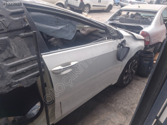 TOYOTA COROLLA SAĞ ÖN KAPI 2017 ÇIKMA YEDEK PARÇA