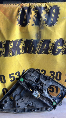 Mercedes W176 W204 sağ arka cam krikosu A1765405908 A2047902735