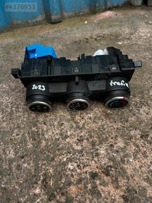 2023 trafic dijital klima kontrol paneli