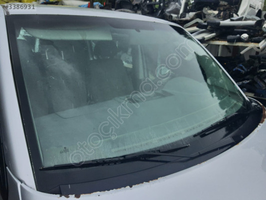 volkswagen t5 2006 çıkma ön cam (yan sanayi) (son fiyat)
