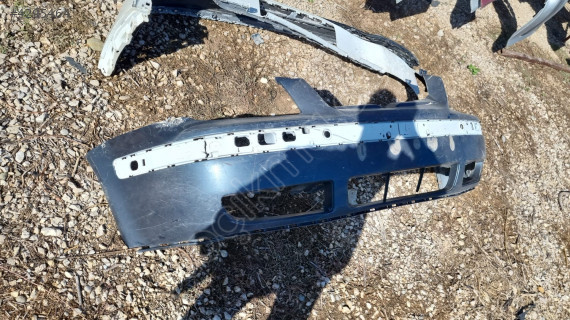 Wolksvagen passat 2000 model on tampon