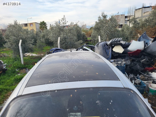 Scenic sanruf camı dolu