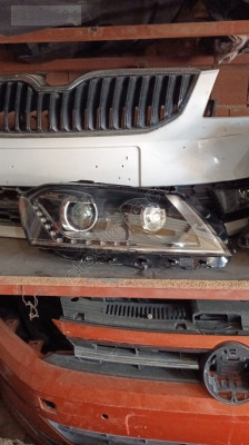 Passat b7 sağ ön far çıkma