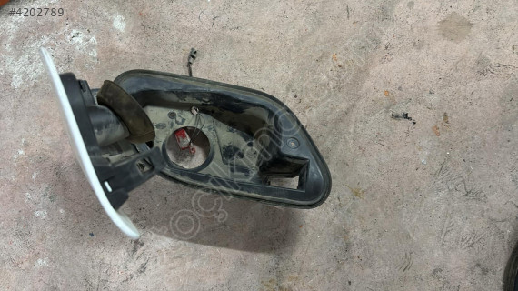 Megane 4 mazot kapağı