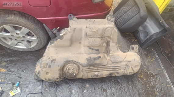 Megan 2 komple yakıt deposu çıkma