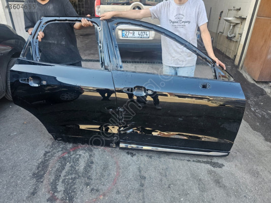 VOLVO XC60 SİYAH SAĞ ÖN ARKA KAPI ORJINAL LOKALLİK