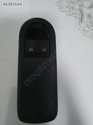 RENAULT Megane Sağ Ön Elektrikli Cam Açma Düğmesi 156018090