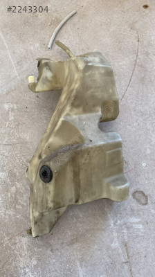 AUDİ A4 B6 ORİJİNAL CAM SUYU BİDONU