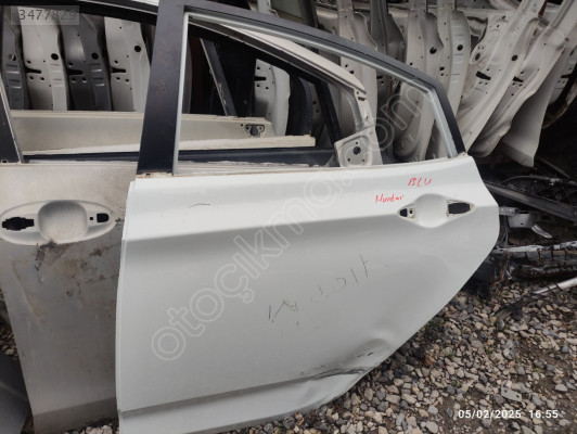 Hyundai Accent blue sol arka kapı