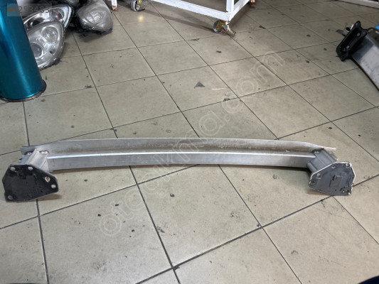 Ds7 arka tampon demiri