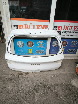 Kia stonic bagaj kapağı orijinal çıkma