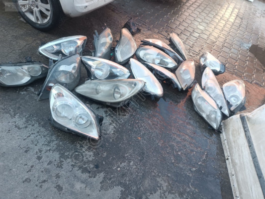 Nissan Micra içi siyah takım far