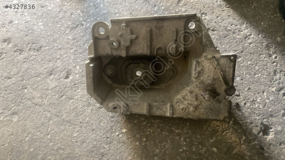 Micra K12 Şanzıman Üst Kulağı