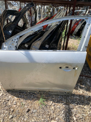 Renault megane sol ön kapı