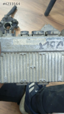7700311655 Renault Master 2.5 motor beyni