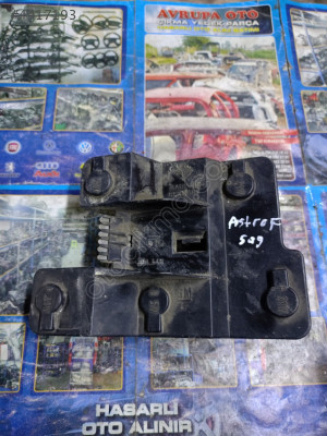 Opel Astra F sağ arka stop lambası duyu çıkma orijinal