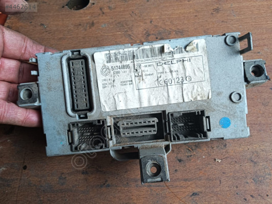 Fiat punto-doblo sigorta kutusu