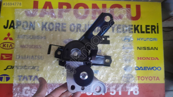 TOYOTA COROLLA MOTOR TAKOZ 2019-2023 SAĞ KULAK