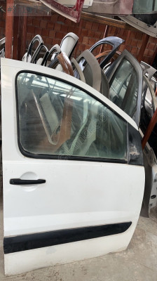 Scudo sağ ön kapı