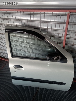 RENAULT CLİO 2 SAĞ ÖN KAPI SÖKME