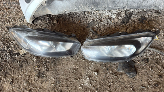 2016 FORD COURİER ÇIKMA ORJİNAL HATASIZ SAĞ VE SOL FAR