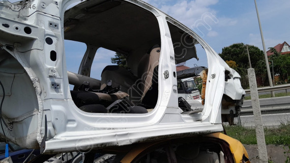 Peugeot 301 sol yan kesme çıkma