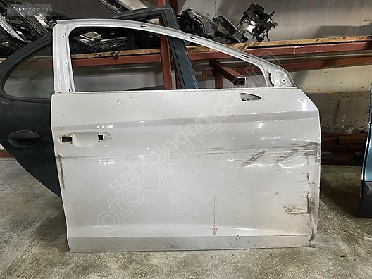 SEAT LEON SAĞ ÖN KAPI