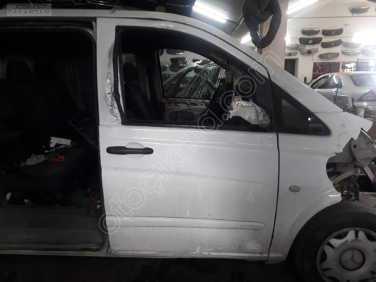 2006 mercedes vito sağ ön kapı boş