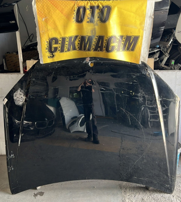 W204 C Serisi Mercedes için Çıkma Kaput Parçası