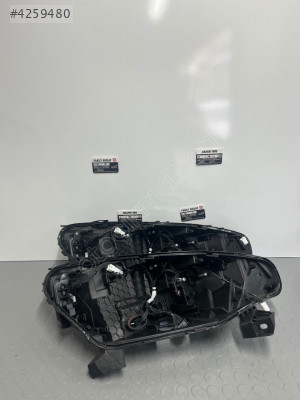 RENAULTE CLIO 5.5 SAĞ ÖN FAR KASASI SIFIR ORJİNAL